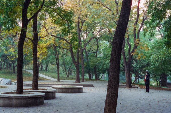 Quelles stratégies de communication peuvent aider à réduire l'anxiété des patients avant une intervention chirurgicale ?